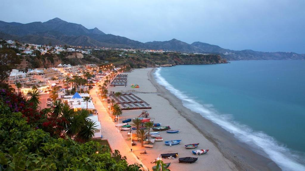 Apartamento La Casa Del Abuelo Nerja Bagian luar foto